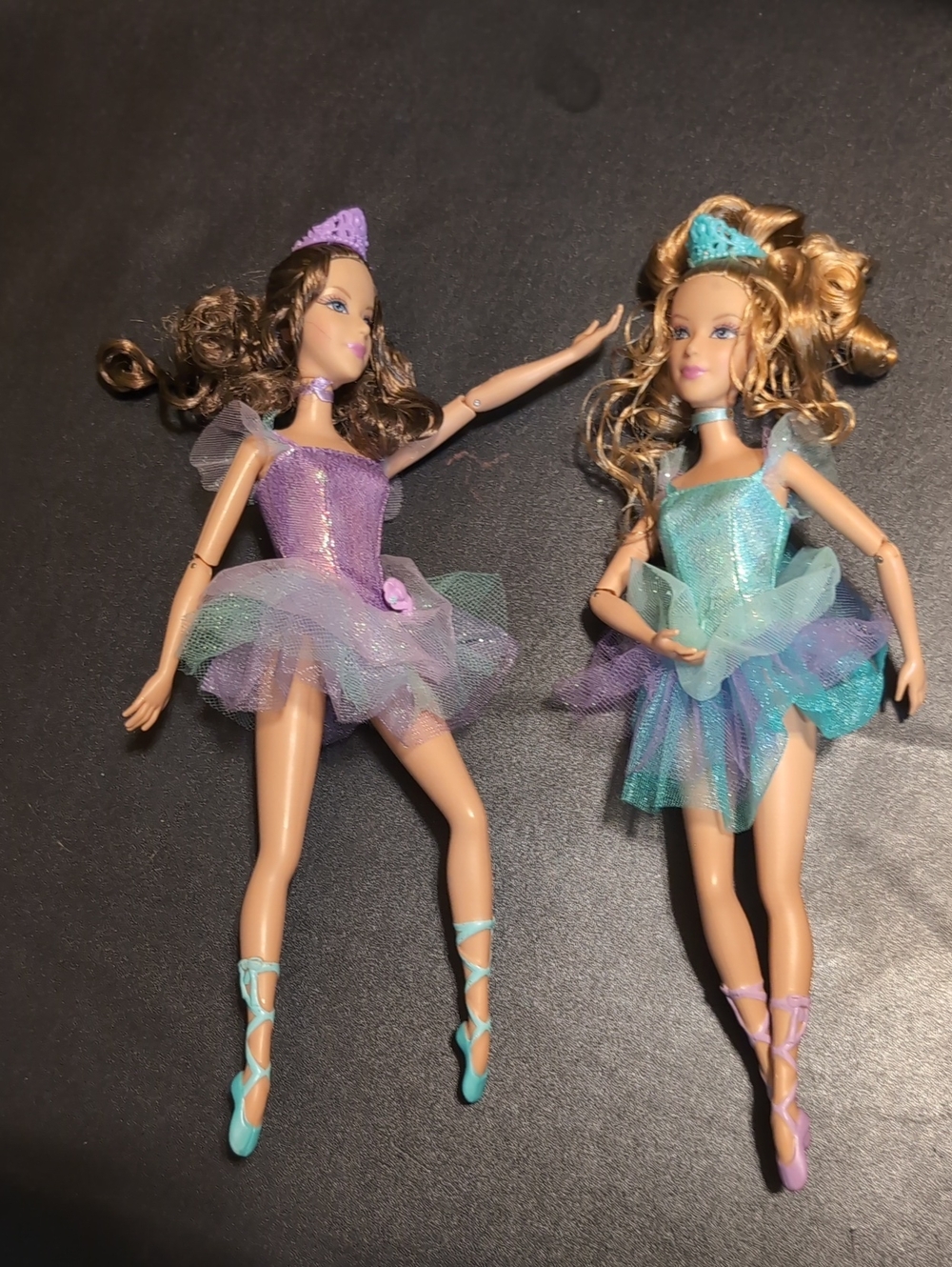 2006 Barbie 12 Dancing Princesses Hadley & Isla Twin Dolls Mattel J8889